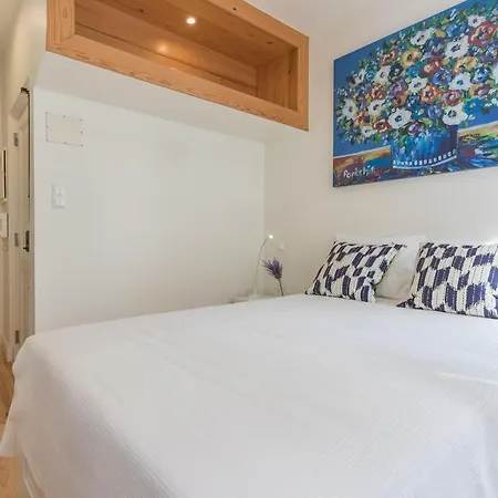 Mouros Cozy Апартаменти